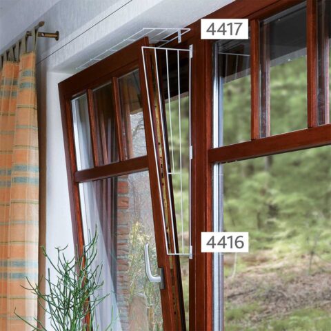 Trixie Kippfenster-Schutzgitter, schräg in weiß für eine Fensterseite